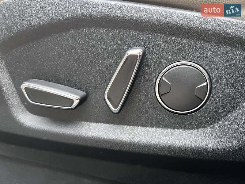 Позашляховик / Кросовер Ford Edge 2017 в Ірпені