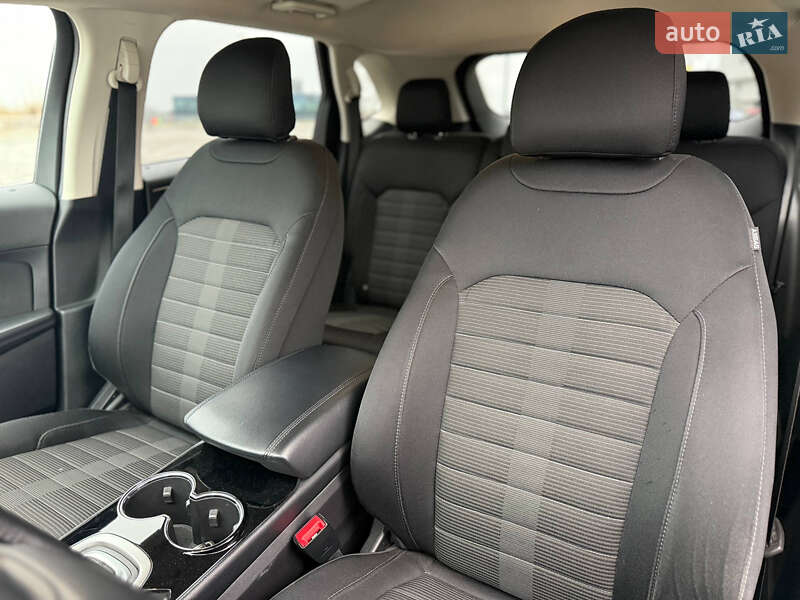 Внедорожник / Кроссовер Ford Edge 2018 в Киеве