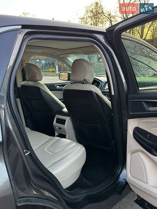 Внедорожник / Кроссовер Ford Edge 2018 в Нововолынске