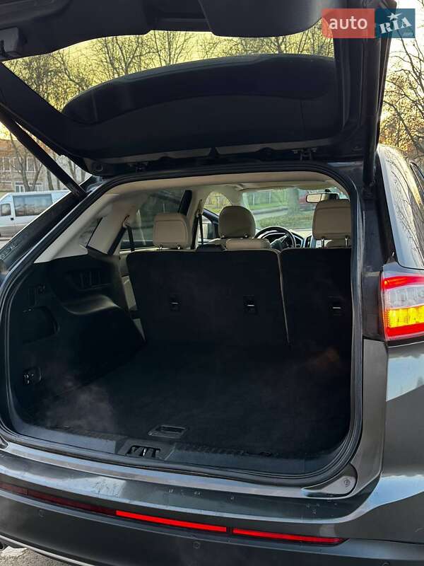 Внедорожник / Кроссовер Ford Edge 2018 в Нововолынске