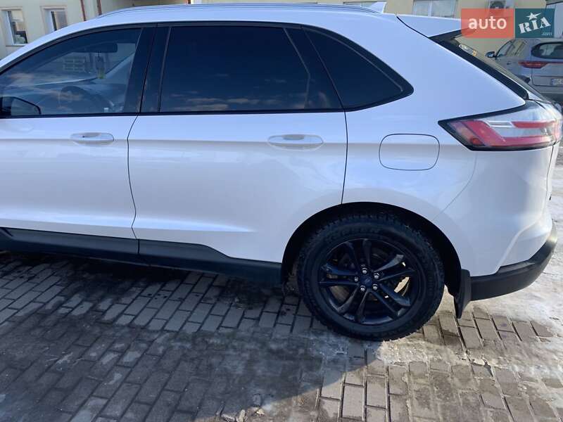 Позашляховик / Кросовер Ford Edge 2019 в Жовкві
