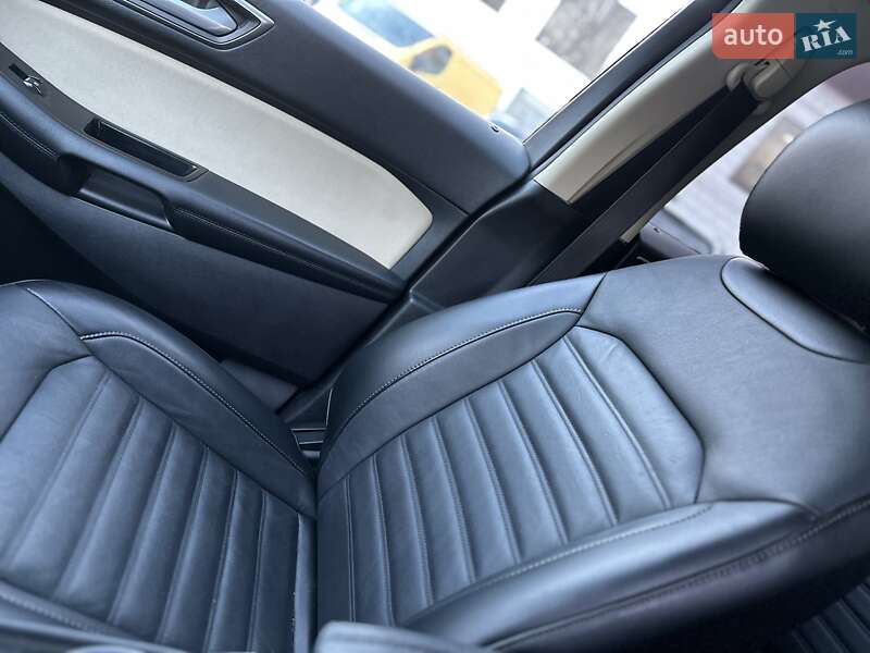 Внедорожник / Кроссовер Ford Edge 2015 в Хмельницком