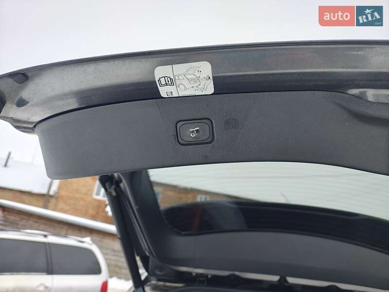 Позашляховик / Кросовер Ford Edge 2016 в Рівному