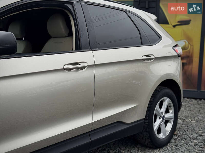 Позашляховик / Кросовер Ford Edge 2017 в Стрию