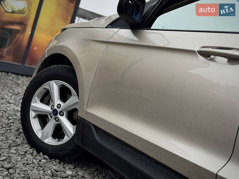 Позашляховик / Кросовер Ford Edge 2017 в Стрию