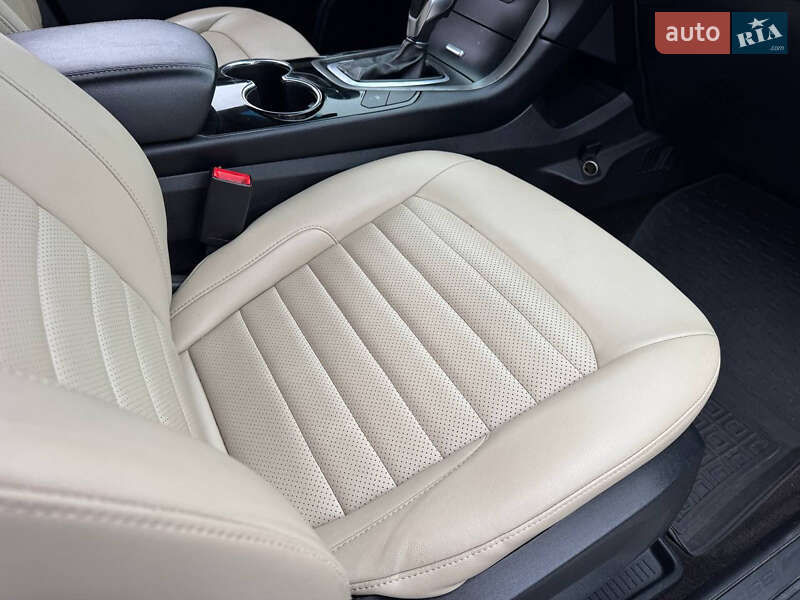 Позашляховик / Кросовер Ford Edge 2017 в Стрию