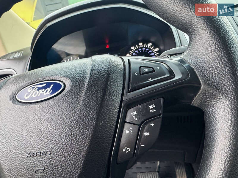 Позашляховик / Кросовер Ford Edge 2017 в Стрию