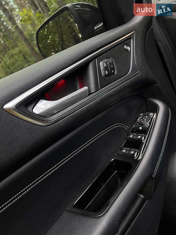 Внедорожник / Кроссовер Ford Edge 2019 в Киеве