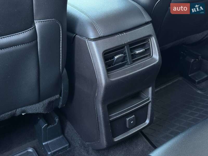 Позашляховик / Кросовер Ford Edge 2017 в Рівному