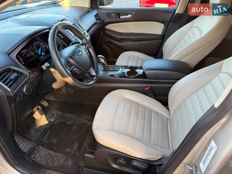 Позашляховик / Кросовер Ford Edge 2017 в Стрию