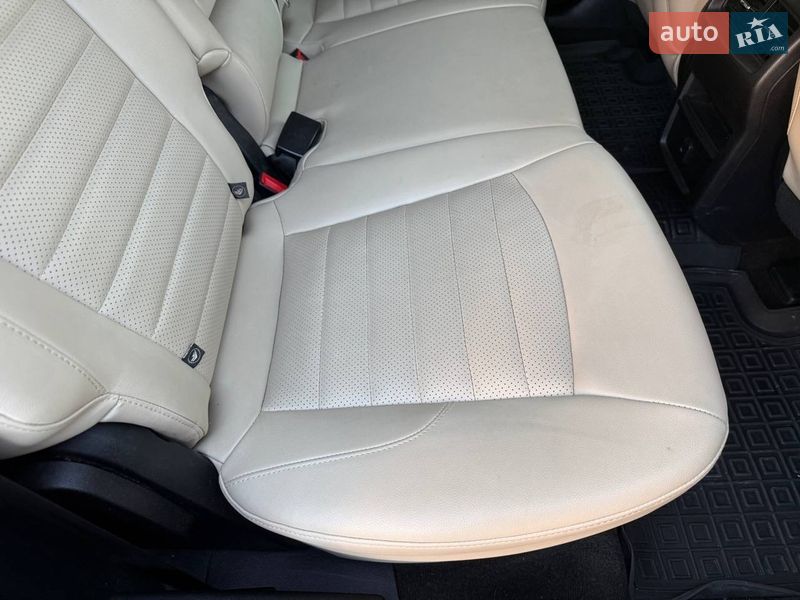 Позашляховик / Кросовер Ford Edge 2017 в Стрию