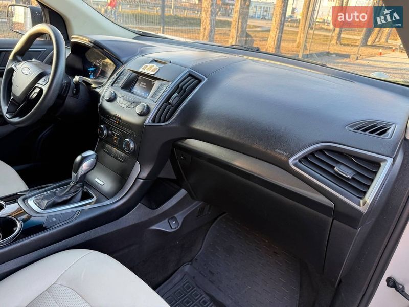 Позашляховик / Кросовер Ford Edge 2017 в Стрию