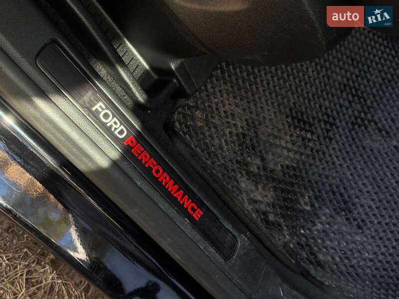 Позашляховик / Кросовер Ford Edge 2019 в Сумах