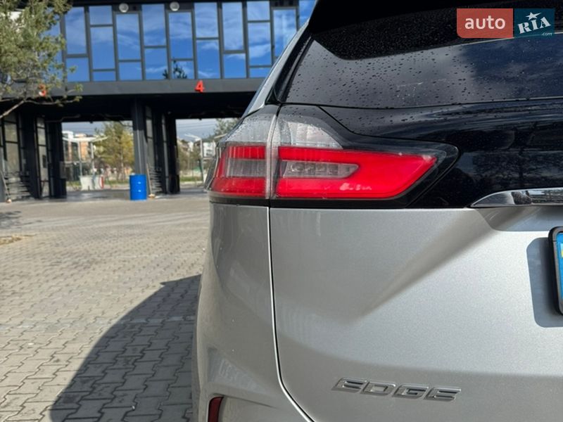 Позашляховик / Кросовер Ford Edge 2018 в Рівному