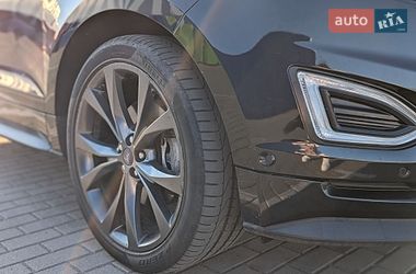 Позашляховик / Кросовер Ford Edge 2015 в Дубні