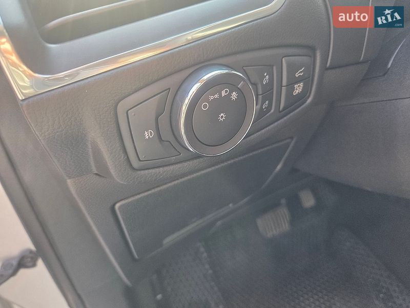 Позашляховик / Кросовер Ford Edge 2018 в Кам'янському