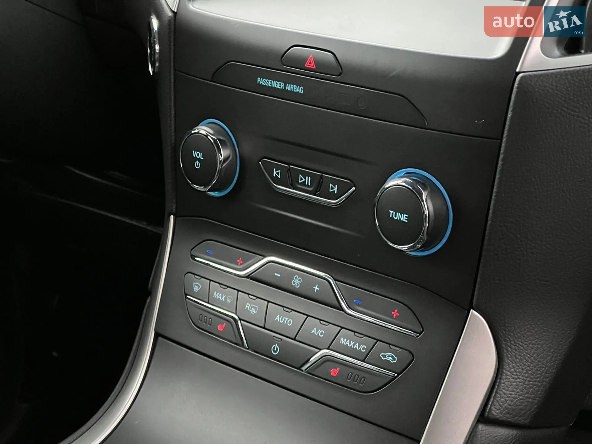 2019 Ford Edge - мініатюра 28