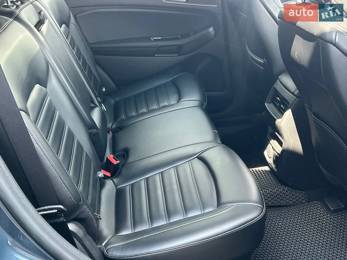 2019 Ford Edge - мініатюра 28