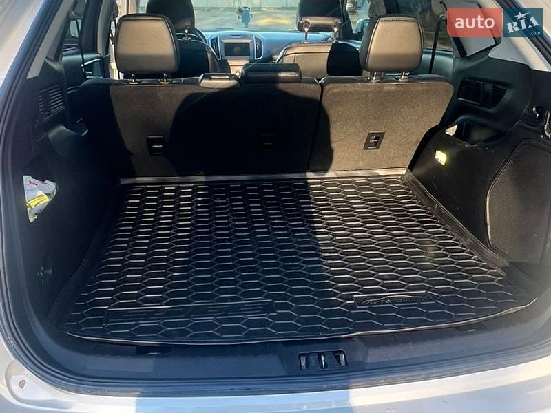 Внедорожник / Кроссовер Ford Edge 2016 в Черновцах