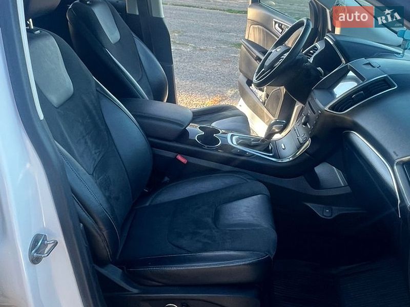 Внедорожник / Кроссовер Ford Edge 2016 в Черновцах