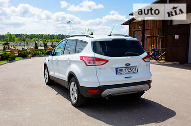 Позашляховик / Кросовер Ford Escape 2015 в Рівному