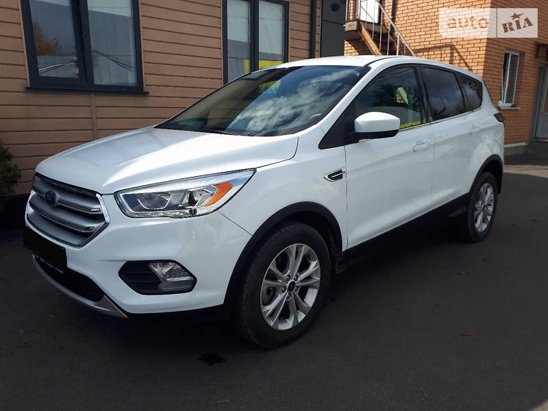 Внедорожник / Кроссовер Ford Escape 2016 в 
