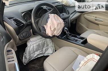 Внедорожник / Кроссовер Ford Escape 2018 в 