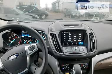Внедорожник / Кроссовер Ford Escape 2016 в 