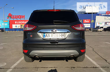Позашляховик / Кросовер Ford Escape 2016 в 