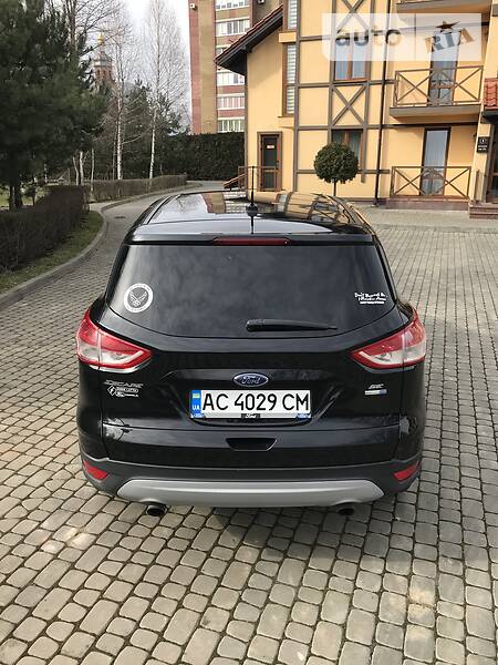 Позашляховик / Кросовер Ford Escape 2013 в 