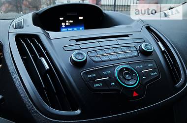 Позашляховик / Кросовер Ford Escape 2017 в 