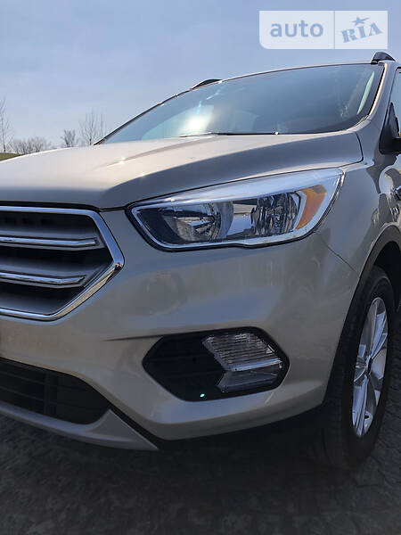 Позашляховик / Кросовер Ford Escape 2018 в Дніпрі