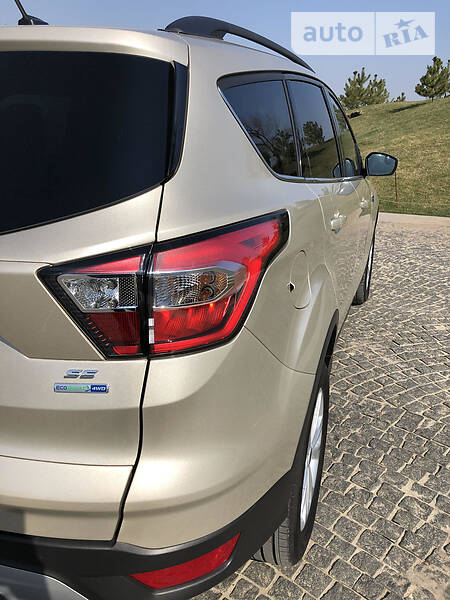 Позашляховик / Кросовер Ford Escape 2018 в Дніпрі