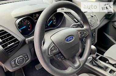 Позашляховик / Кросовер Ford Escape 2016 в 