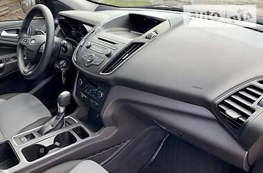 Позашляховик / Кросовер Ford Escape 2016 в 
