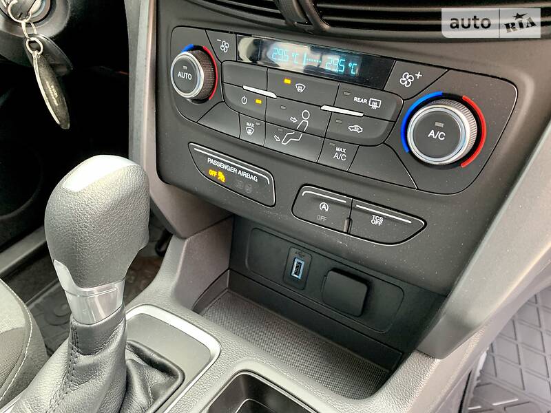 Позашляховик / Кросовер Ford Escape 2016 в Дніпрі фото 31 Позашляховик / Кросовер Ford Escape 2016 в Дніпрі