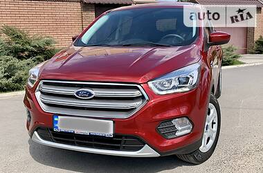 Позашляховик / Кросовер Ford Escape 2016 в 