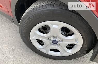 Позашляховик / Кросовер Ford Escape 2016 в 