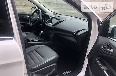 Позашляховик / Кросовер Ford Escape 2018 в 