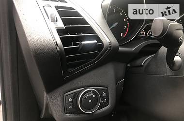 Позашляховик / Кросовер Ford Escape 2018 в 