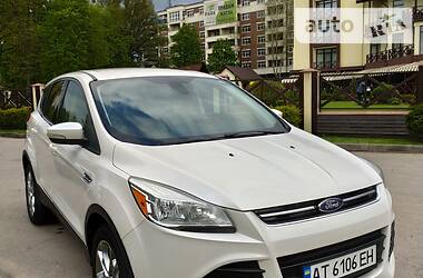 Позашляховик / Кросовер Ford Escape 2013 в 