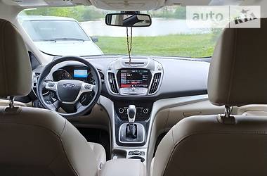 Позашляховик / Кросовер Ford Escape 2013 в 
