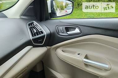 Позашляховик / Кросовер Ford Escape 2013 в 