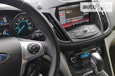 Позашляховик / Кросовер Ford Escape 2013 в 