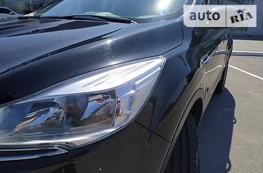 Позашляховик / Кросовер Ford Escape 2013 в 