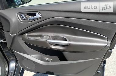 Позашляховик / Кросовер Ford Escape 2013 в 