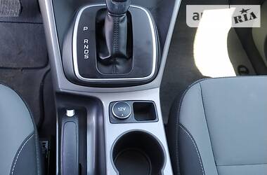 Позашляховик / Кросовер Ford Escape 2013 в 