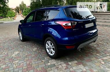 Позашляховик / Кросовер Ford Escape 2017 в 