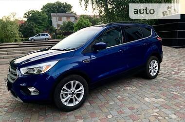 Позашляховик / Кросовер Ford Escape 2017 в 