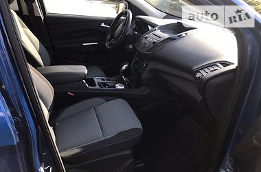 Позашляховик / Кросовер Ford Escape 2017 в 